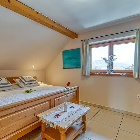 Red Rose - Happy Apartment Bled