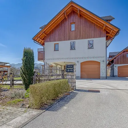 Apartment Red Rose - Happy Bled